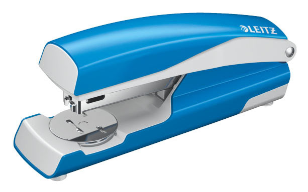 Stolní sešívač Leitz NeXXt 5502, celokovový, světle modrý